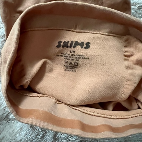 Skims Long Skirt Slip - Picture 4 of 5